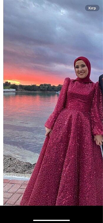 Kırmızı elbise