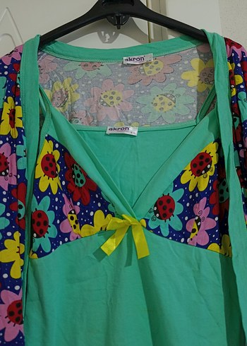 Çiçekli ve Uğur Böcekli Renkli Mini Kadın Pijama - Görsel 2