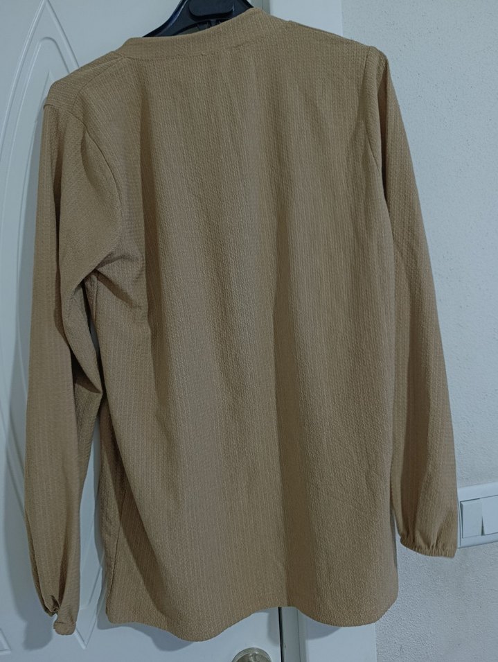 Bej Düğmeli Keten Uzun Kollu Bluz - Görsel 2