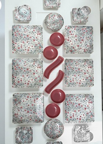 Pembe ve Gri Çiçek Desenli Sofra Takımı - Görsel 3