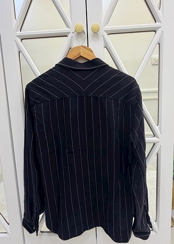 Düğmeli Siyah Çizgili Erkek Gömlek - Görsel 4