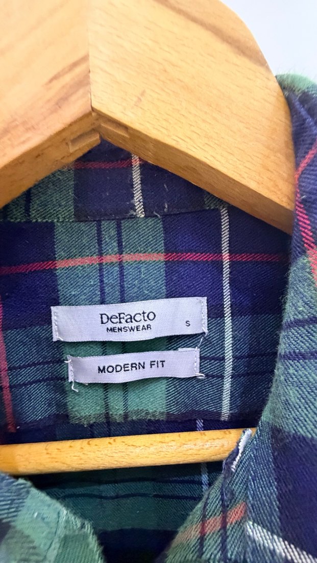 Uzun Kollu Yeşil Düğmeli Erkek Gömlek - Görsel 3