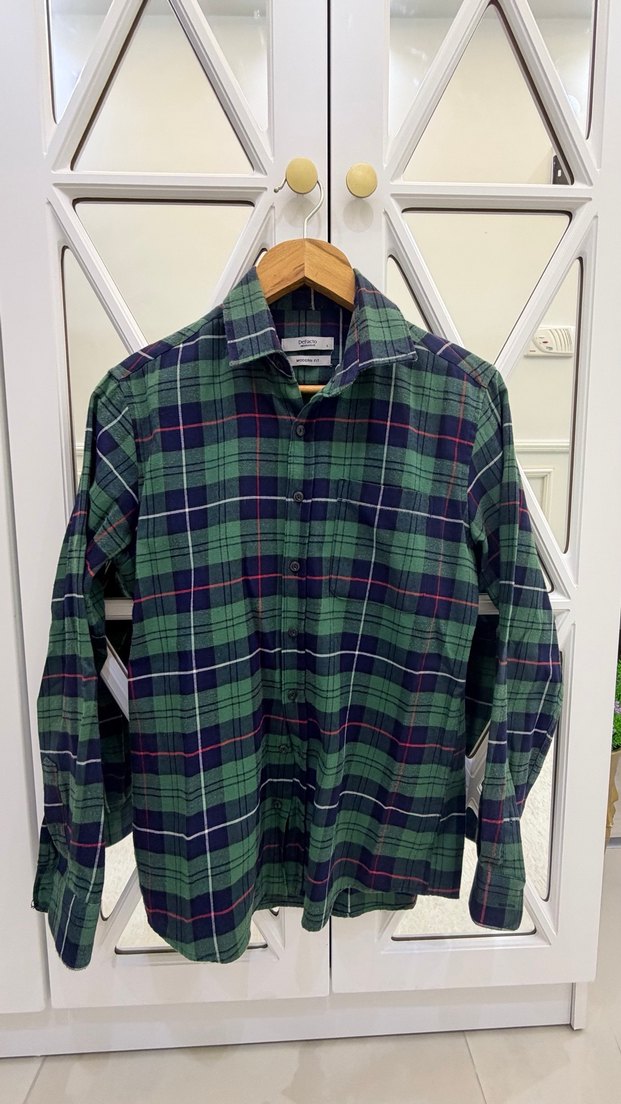 Uzun Kollu Yeşil Düğmeli Erkek Gömlek - Görsel 2