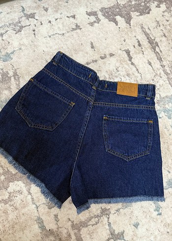 Koyu Mavi Kadın Tüylü Salaş Mini Denim Şort - Görsel 2