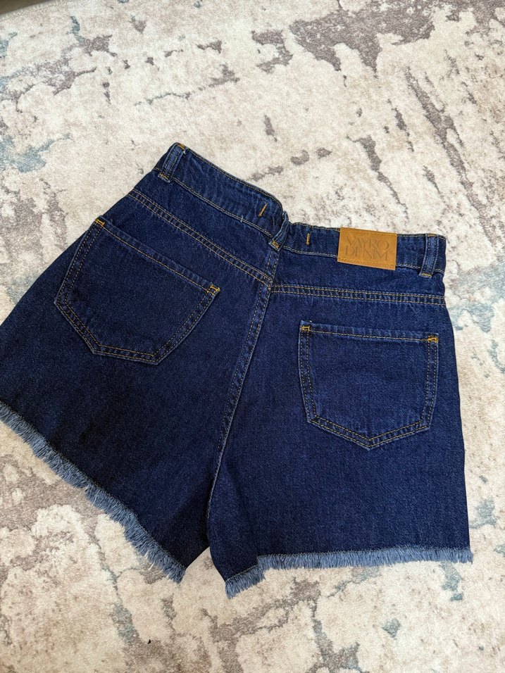 Koyu Mavi Kadın Tüylü Salaş Mini Denim Şort - Görsel 2