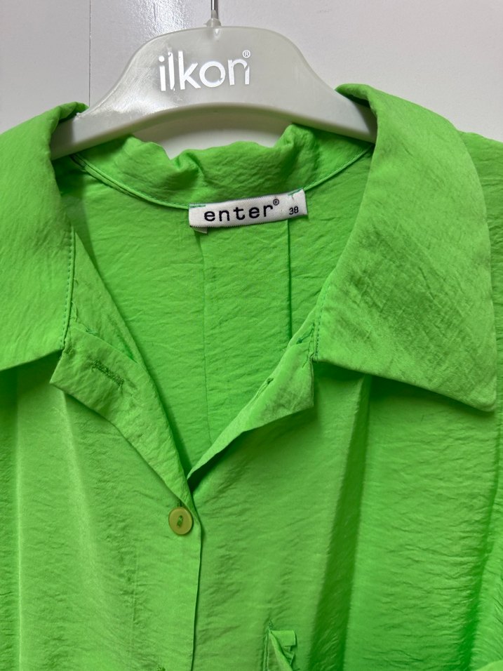 Düğmeli Yeşil Kısa Kollu Keten Gömlek - Görsel 2