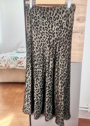 Leopar Desenli Uzun Saten Etek - Görsel 2