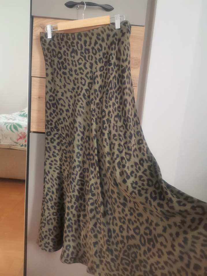 Leopar Desenli Uzun Saten Etek - Görsel 3