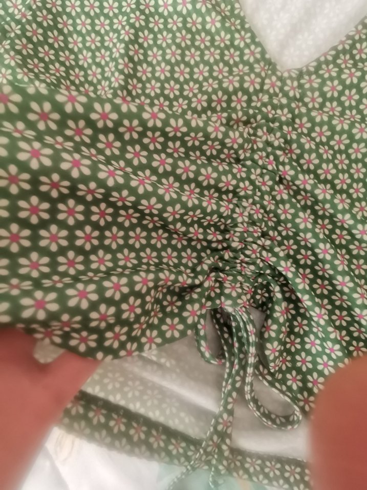 V yaka İp Detaylı Uzun Kol Crop Bluz - Görsel 3