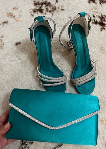 38 Beden Parlak Stiletto taş detaylı Ayakkabı