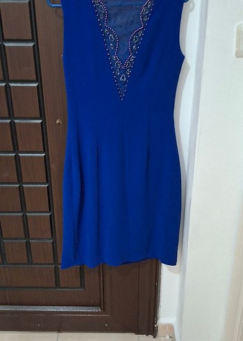 Mavi V Yakalı Boncuk İşlemeli Midi Elbise - Görsel 2