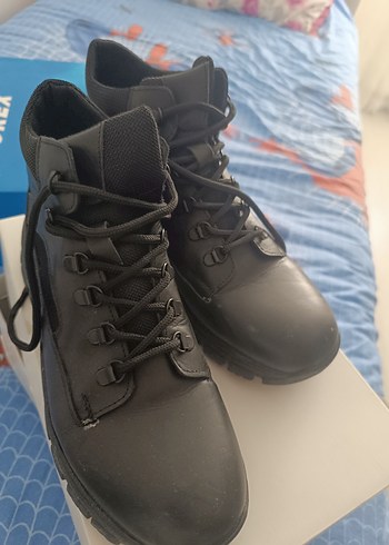 Siyah Erkek Outdoor Botlar Velcro Bağcıklı