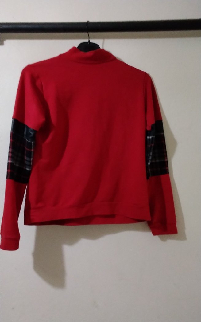 Düğmeli Kırmızı Ekose Detaylı Sweatshirt - Görsel 2