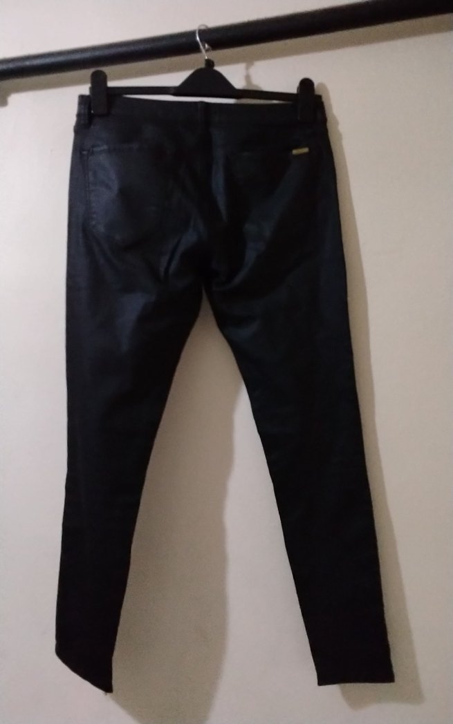 Siyah Deri Fermuarlı Dar Kesim Kadın Pantolon - Görsel 3