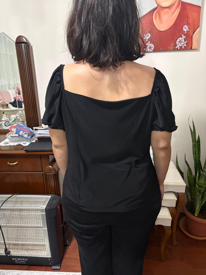 Siyah kare Yaka Kadın Bluz - Görsel 2