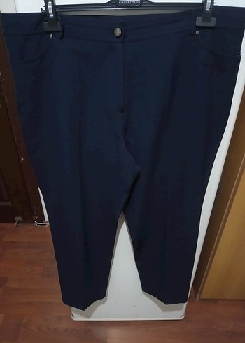 Kadın Lacivert Kemerli Normal Boy Kumaş Pantolon - Görsel 4