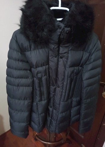 Siyah Kürklü Kısa Kadın Kışlık Mont - Görsel 2