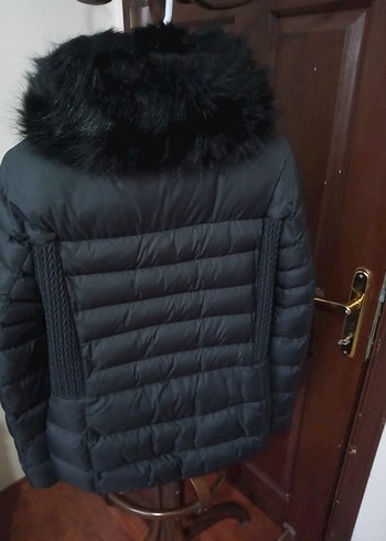 Siyah Kürklü Kısa Kadın Kışlık Mont - Görsel 4