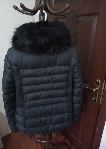 Siyah Kürklü Kısa Kadın Kışlık Mont - Görsel 3