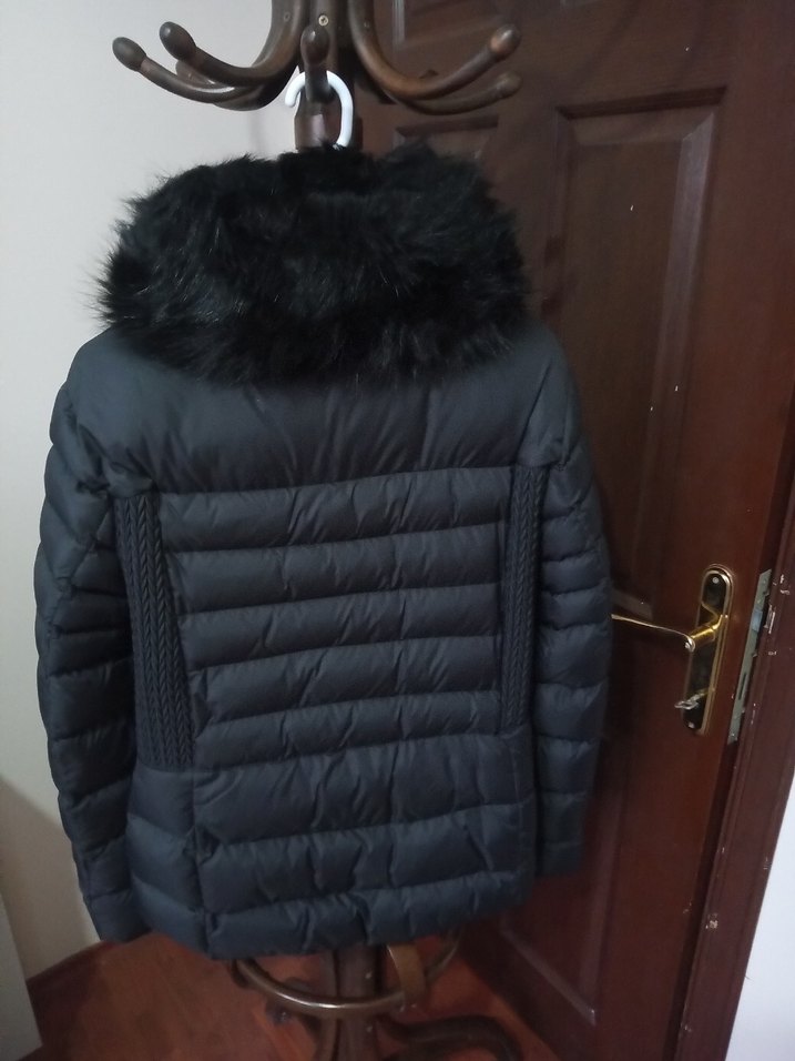 Siyah Kürklü Kısa Kadın Kışlık Mont - Görsel 3