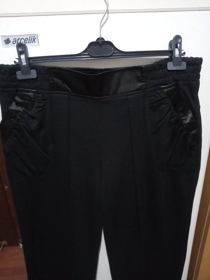 Kadın Siyah Midi Bol Kesim Kumaş Pantolon - Görsel 2