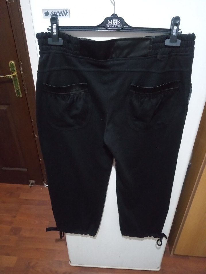 Kadın Siyah Midi Bol Kesim Kumaş Pantolon - Görsel 4