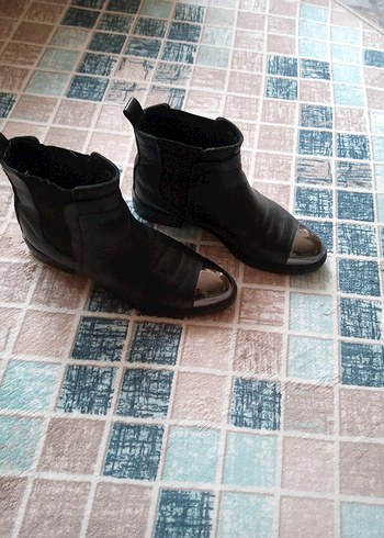 Siyah Deri Kadın Botu - Görsel 6