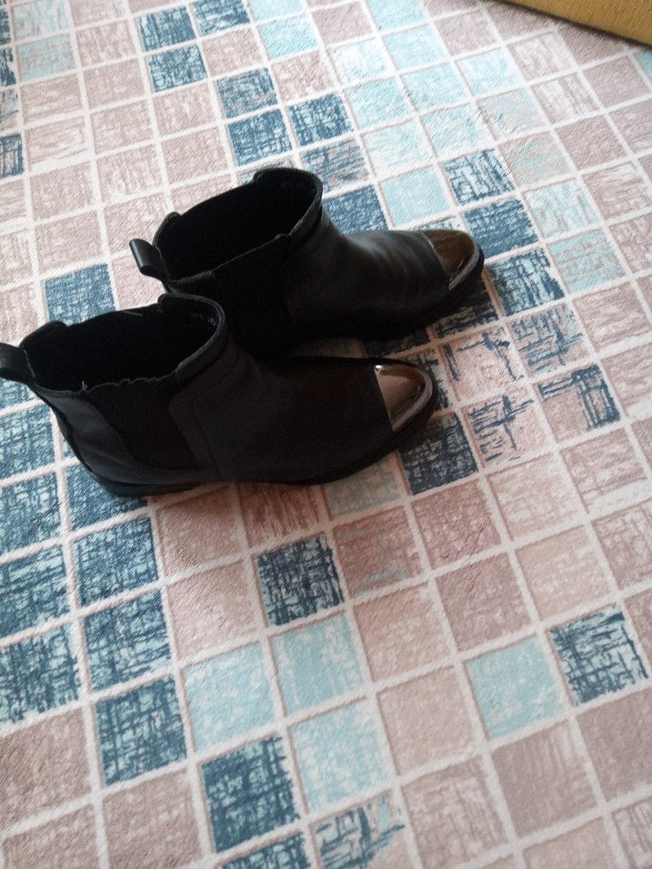 Siyah Deri Kadın Botu - Görsel 3