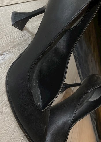 Kemal Tanca Kadın Siyah Tokalı Stiletto Topuklu Ayakkabı