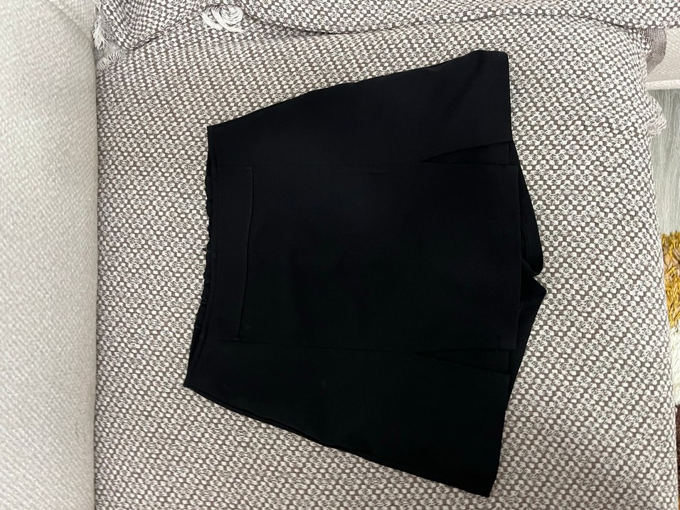 Siyah şort etek 34 beden trendyolmilla 1 kere giyildi - Görsel 4