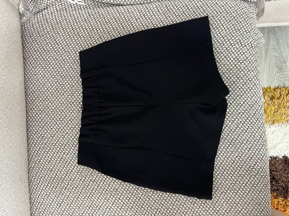 Siyah şort etek 34 beden trendyolmilla 1 kere giyildi - Görsel 3