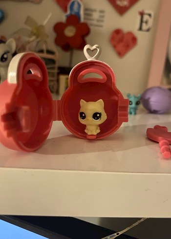 LPS Miniş kedi ve uzaylı kilitli mini kutularıyla - Görsel 4