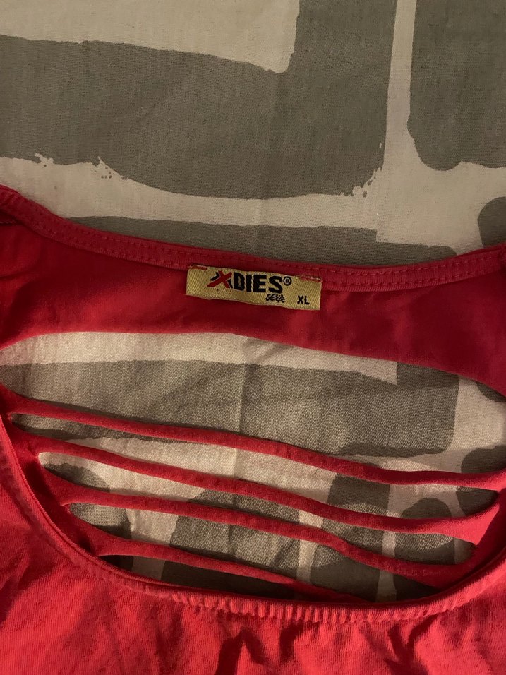 Kısa Kollu Pembe Crop - Görsel 3