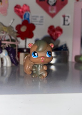 Kahverengi ve Gri Küçük Aksiyon Figürü - Görsel 2