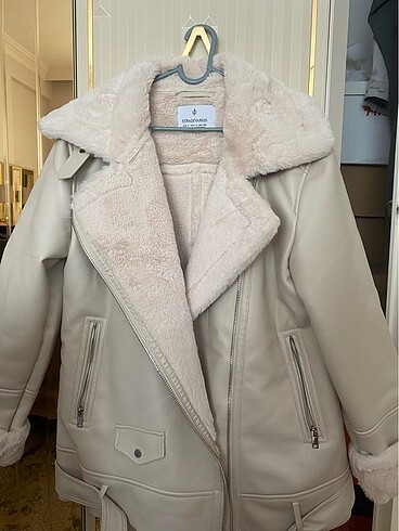 Stradivarius mont