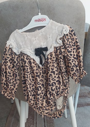 Dantel Detaylı Leopar Desenli Bebek Tulum