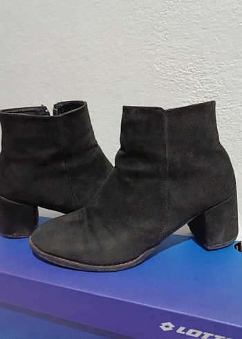 Siyah Süet Topuklu Kadın Bot - Görsel 2
