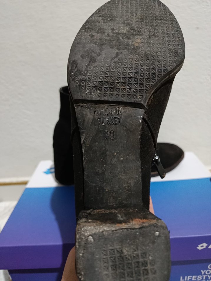 Siyah Süet Topuklu Kadın Bot - Görsel 3