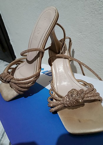 Altın Renkli Kadın Topuklu Akşam Ayakkabısı - Görsel 3