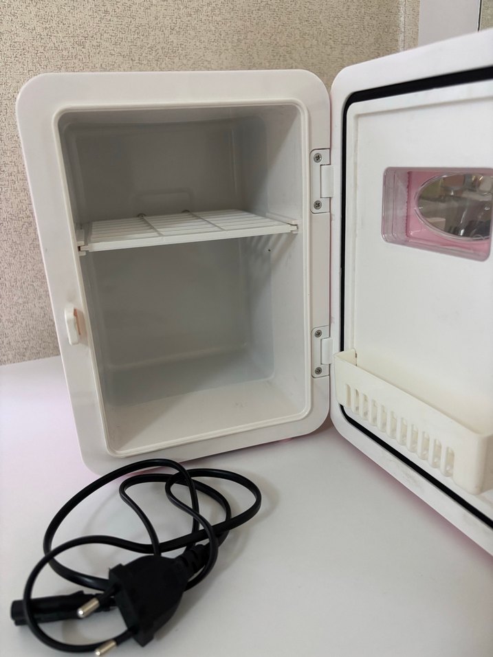 Kumtel Pembe Mini Buzdolabı - Görsel 2