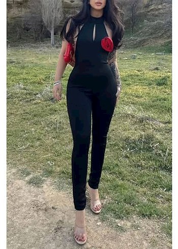 Gül detay siyah tulum - Görsel 3