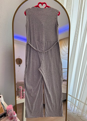 Düğmeli Gri V Yaka Kadın Tulum - Görsel 2