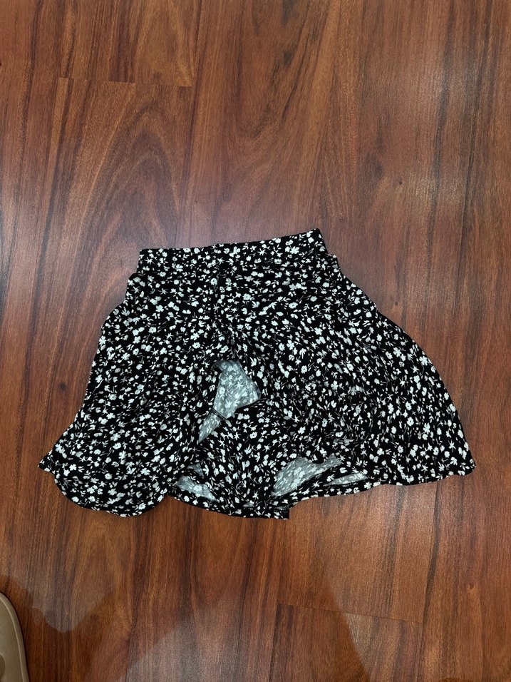 Kadın Siyah Mini Volanlı Şort Etek - Görsel 2