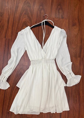 Uzun Kollu Beyaz Kısa Elbise - Görsel 2