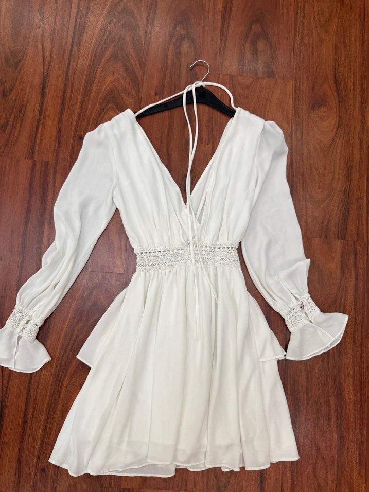 Uzun Kollu Beyaz Kısa Elbise - Görsel 2