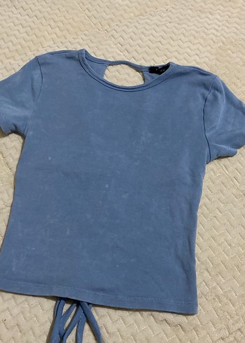 desenli bebe mavisi sırtı açık desenli crop bluz