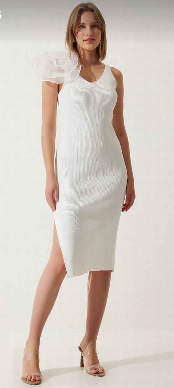 Beyaz V Yaka Midi Triko Elbise - Görsel 3