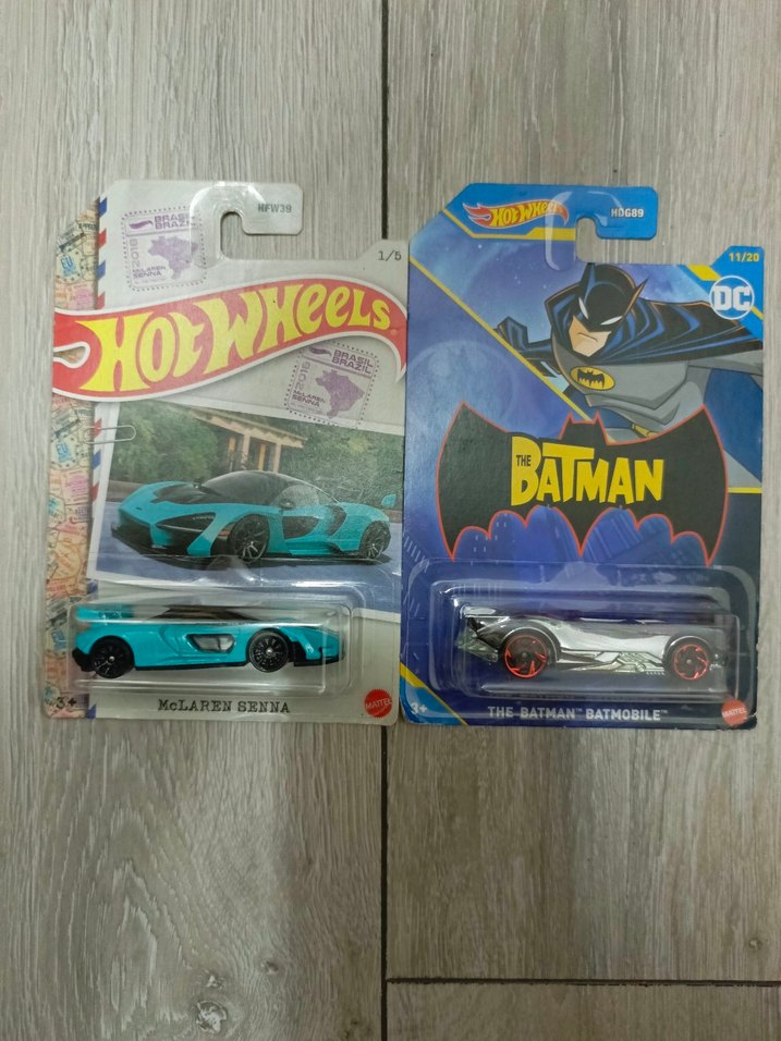 Hot Wheels McLaren Senna & Batman Batmobile  Kutulu, Temiz - Görsel 2