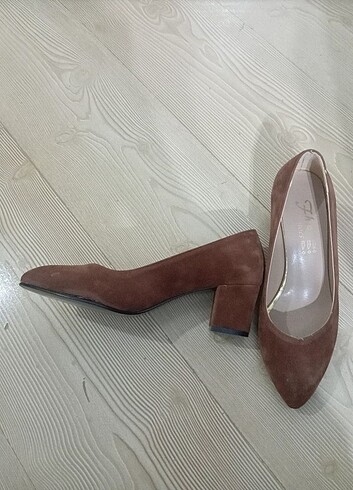 KADİFEDE KISA TOPUKLU  - Görsel 2