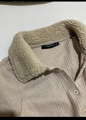 Yakası kürklü crop